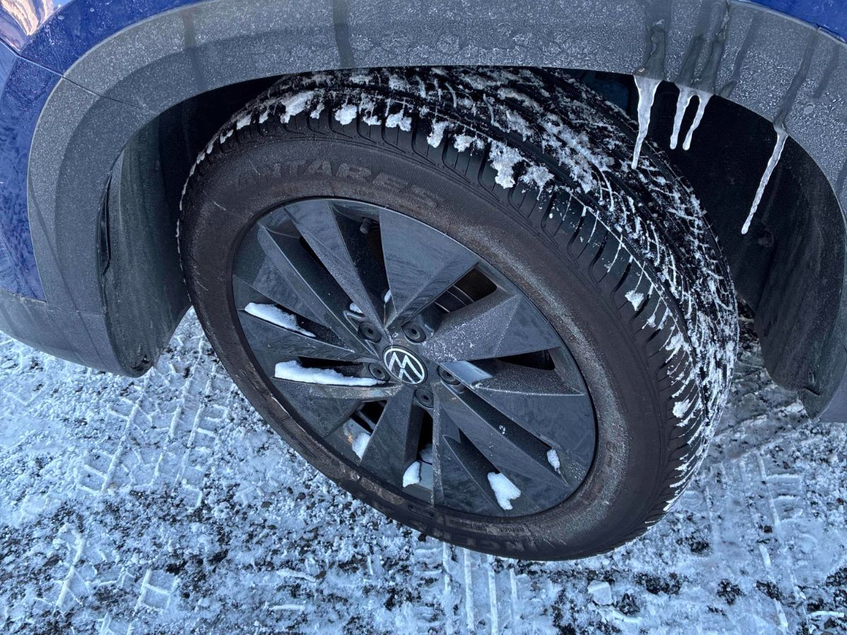 Volkswagen Taos  2023 à Markham, Ontario