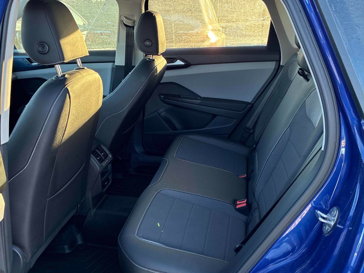 Volkswagen Taos  2023 à Markham, Ontario