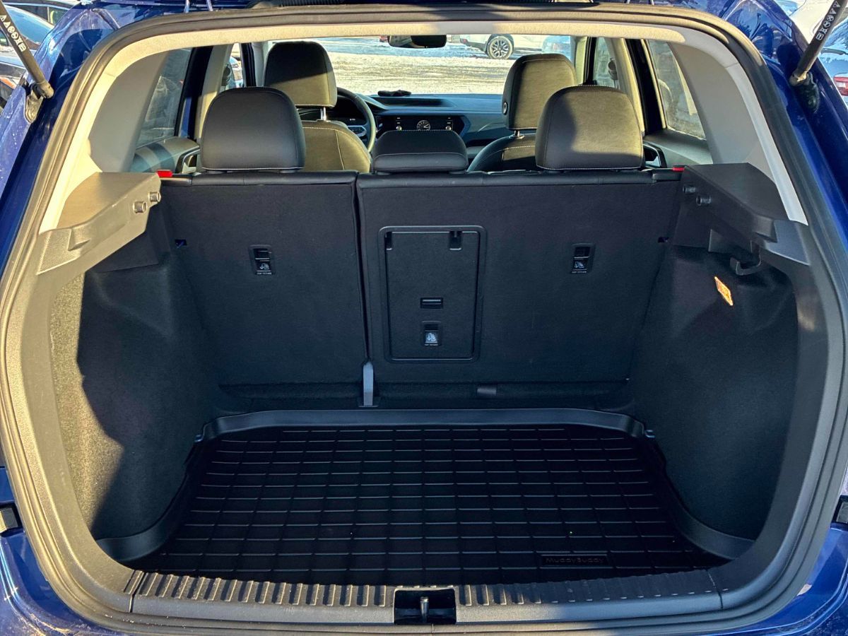 Volkswagen Taos  2023 à Markham, Ontario