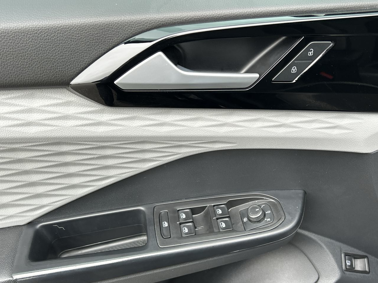 2023 Volkswagen Taos