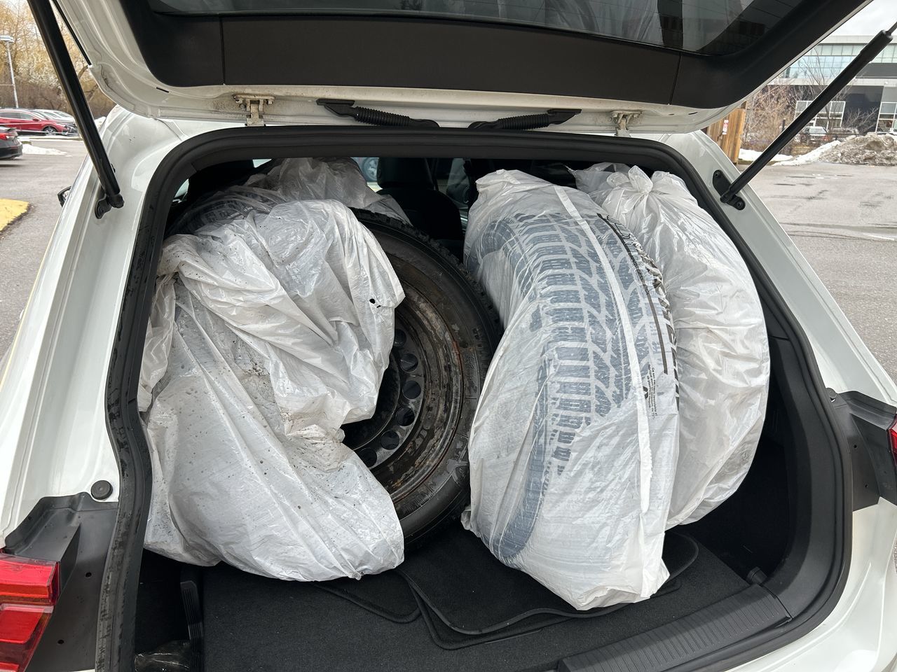 Volkswagen Tiguan  2023 à Markham, Ontario