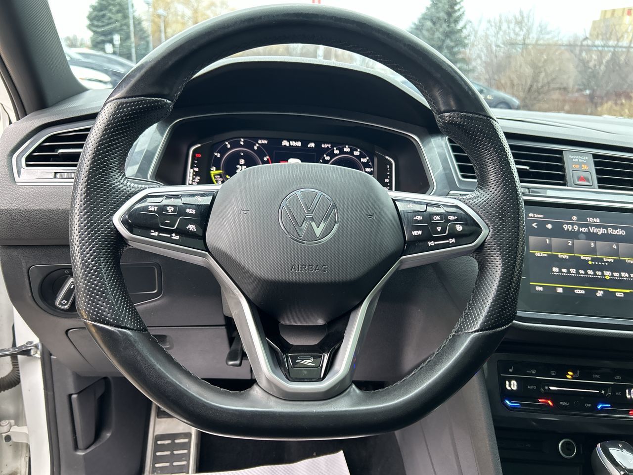 Volkswagen Tiguan  2023 à Markham, Ontario