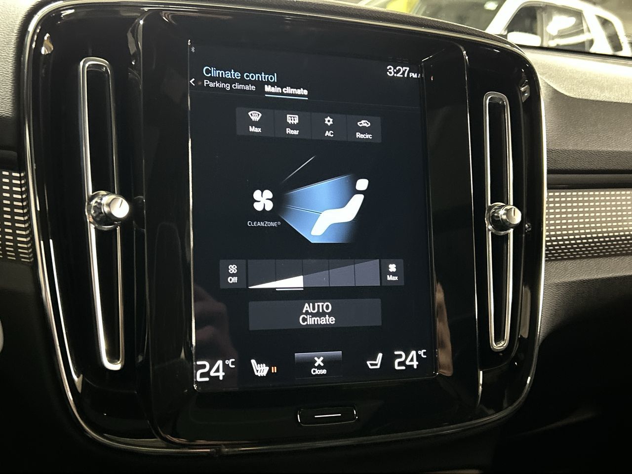 2022 Volvo XC40 in Markham, Ontario