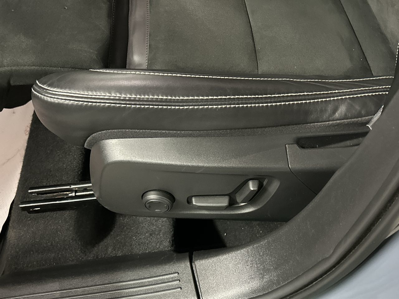 2022 Volvo XC40 in Markham, Ontario