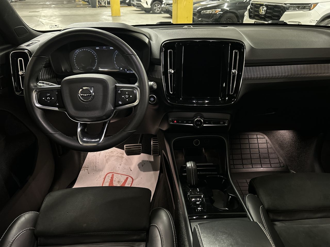 2022 Volvo XC40 in Markham, Ontario