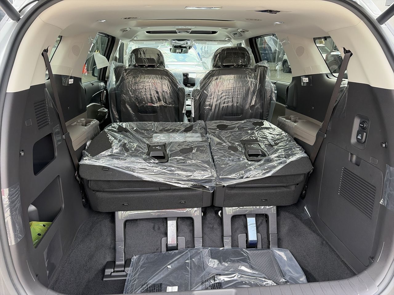 2026 Kia Carnival HEV