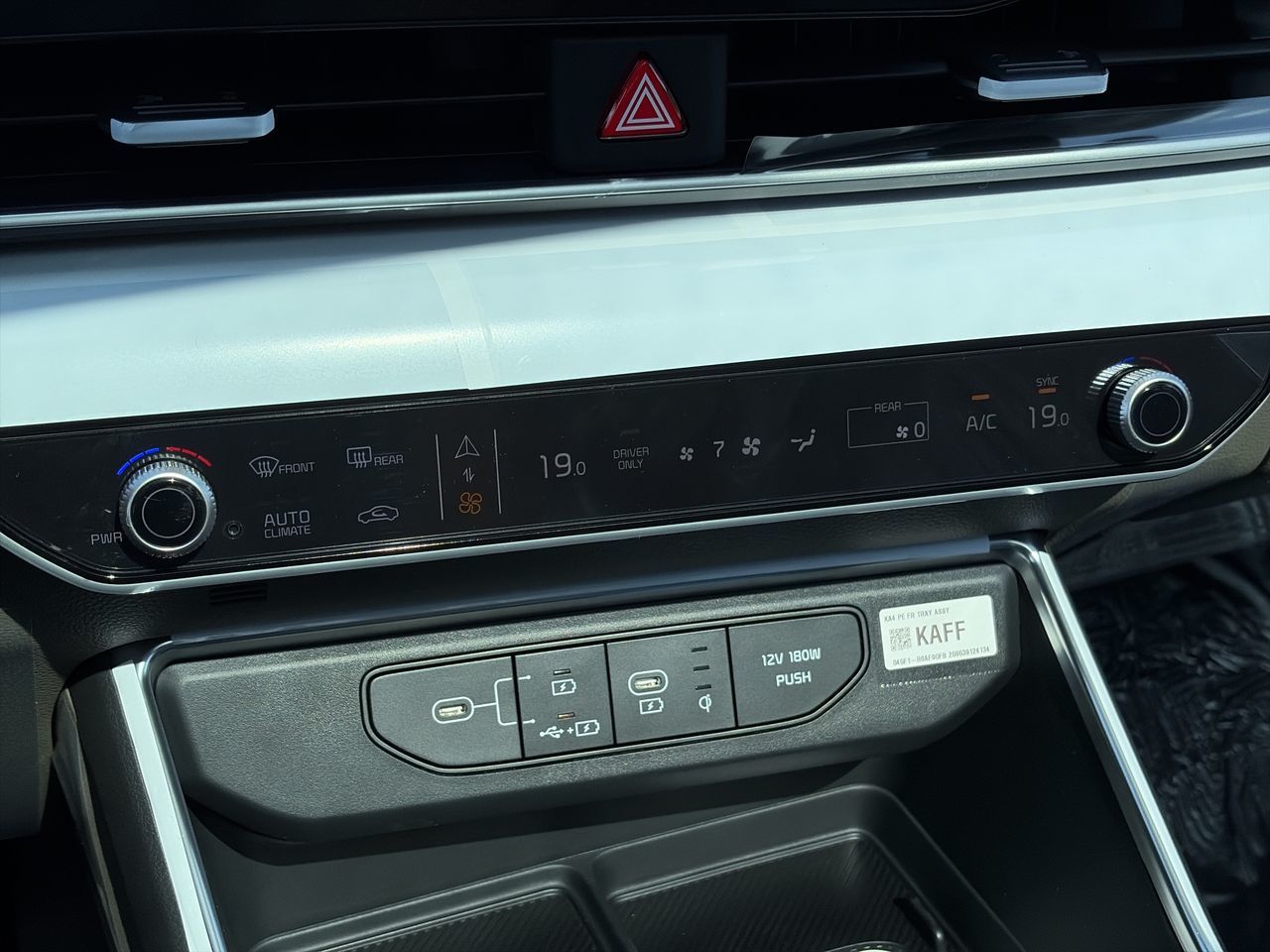 2027 Kia Carnival HEV in Markham, Ontario