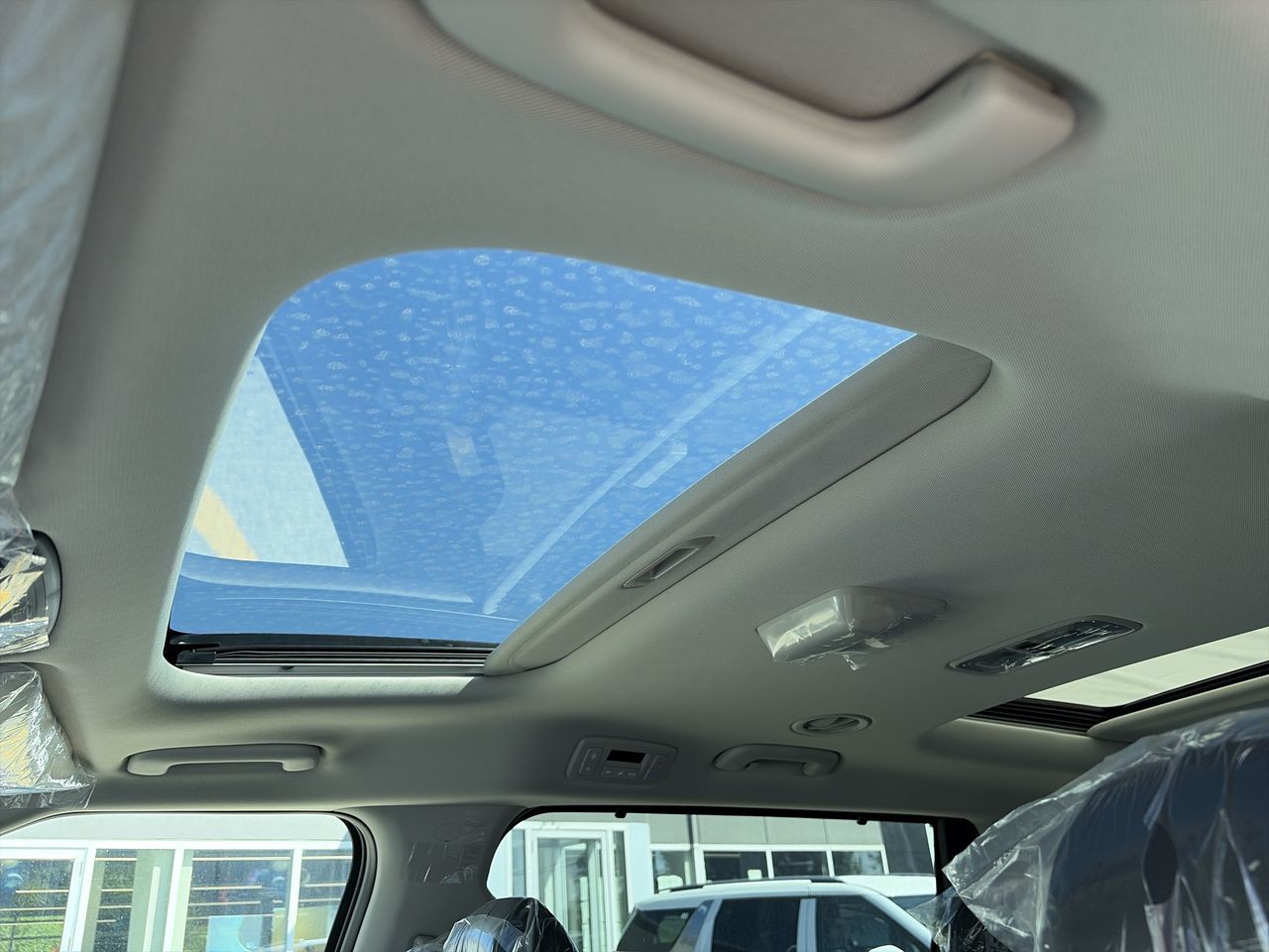 2027 Kia Carnival HEV in Markham, Ontario