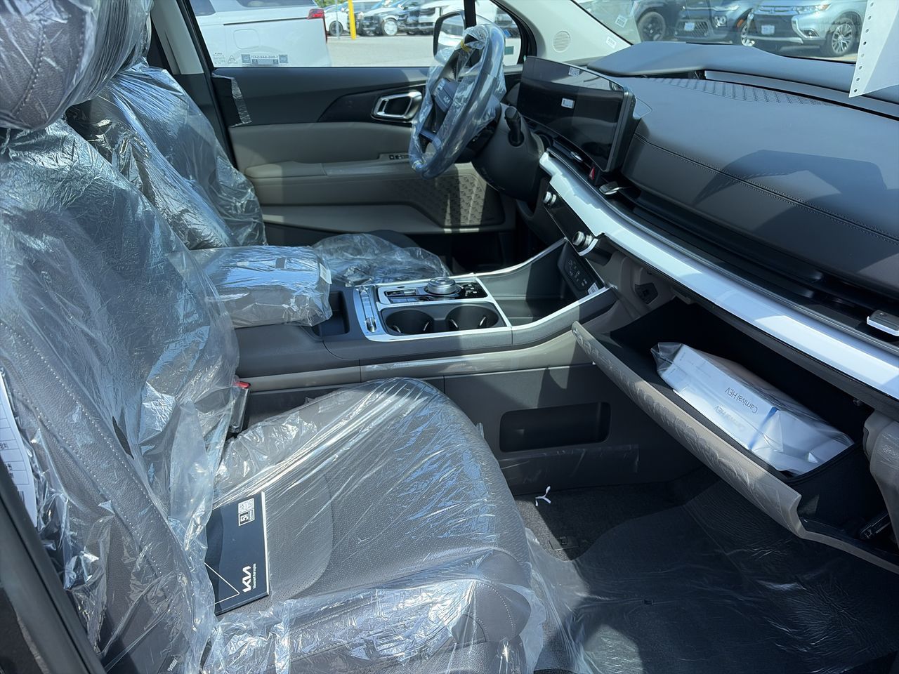 2027 Kia Carnival HEV