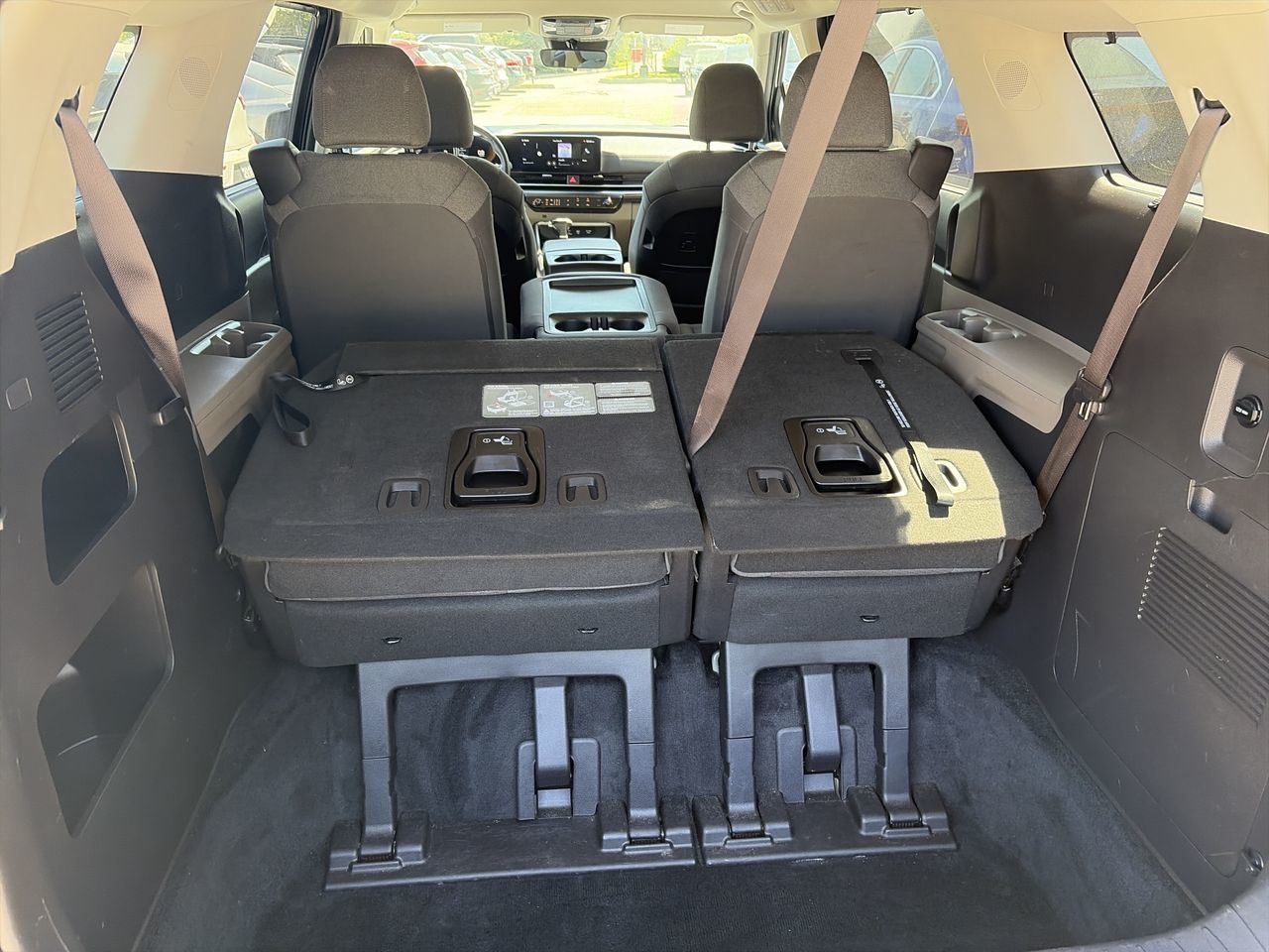 2025 Kia Carnival