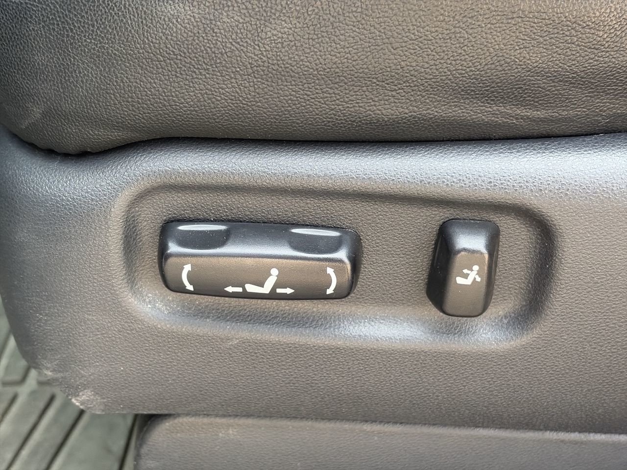 2010 Kia Rondo in Markham, Ontario