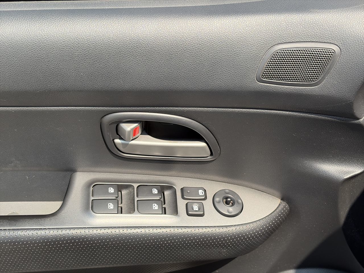 2010 Kia Rondo in Markham, Ontario