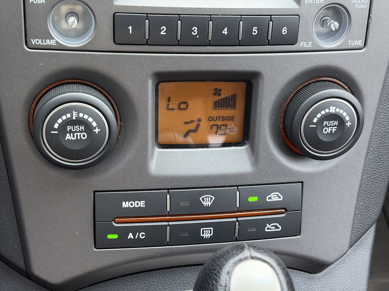 2010 Kia Rondo in Markham, Ontario