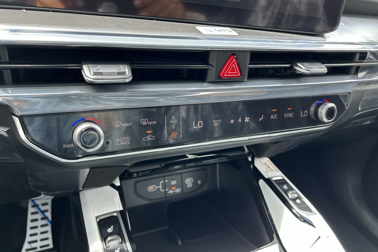 2025 Kia SORENTO HEV in Markham, Ontario