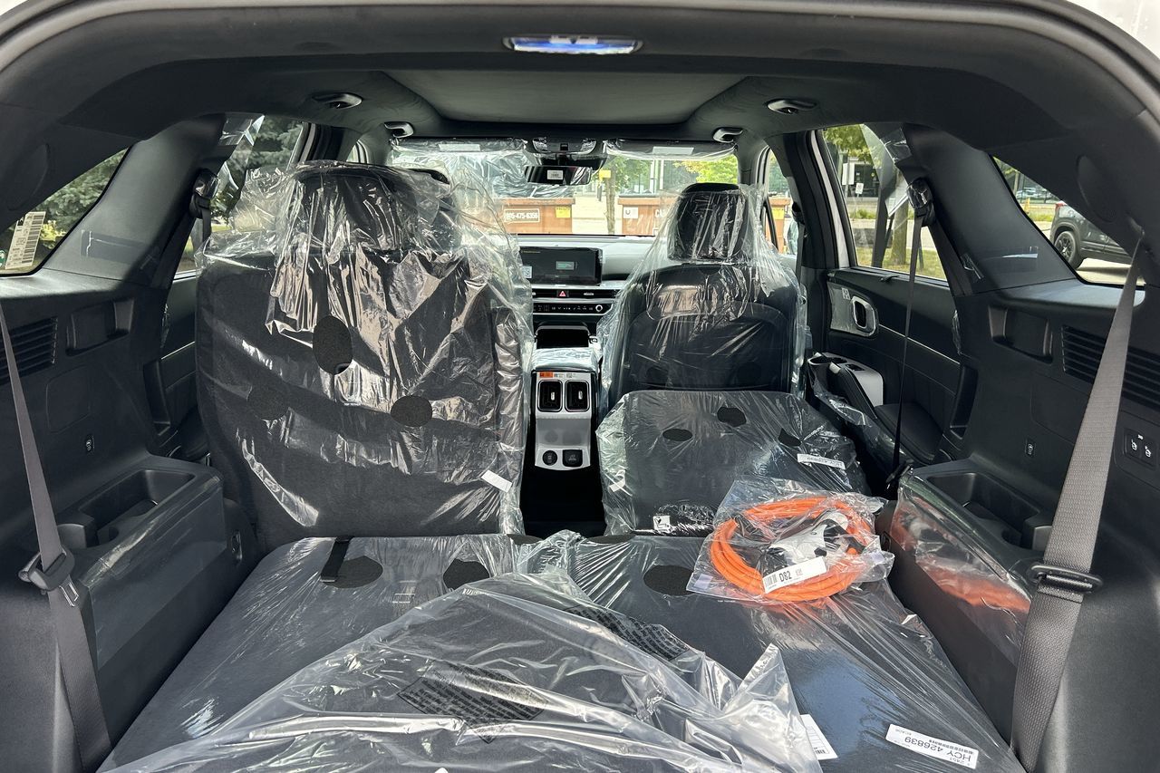 2025 Kia SORENTO HEV in Markham, Ontario