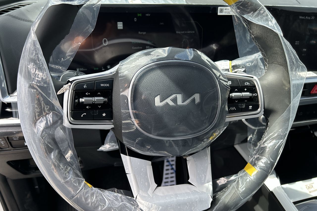 2025 Kia SORENTO HEV in Markham, Ontario