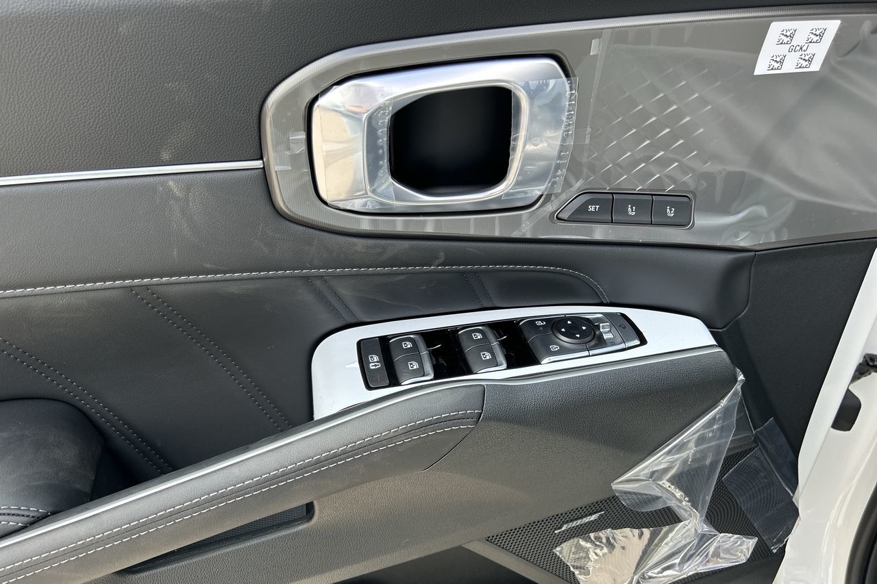 2025 Kia SORENTO HEV in Markham, Ontario