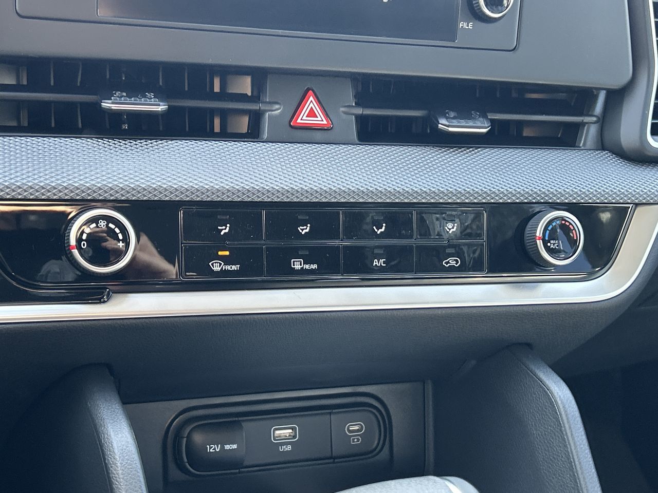 2025 Kia Sportage in Markham, Ontario