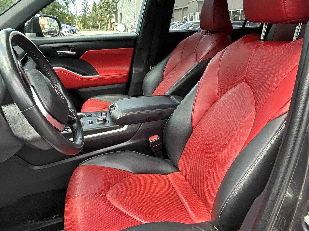 2022 Toyota Highlander in Markham, Ontario
