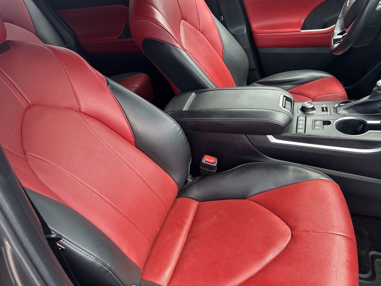 2022 Toyota Highlander in Markham, Ontario