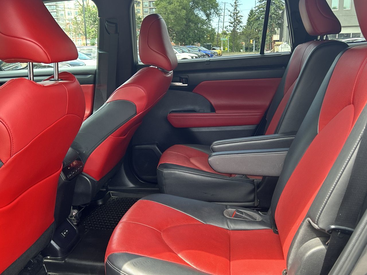 2022 Toyota Highlander in Markham, Ontario
