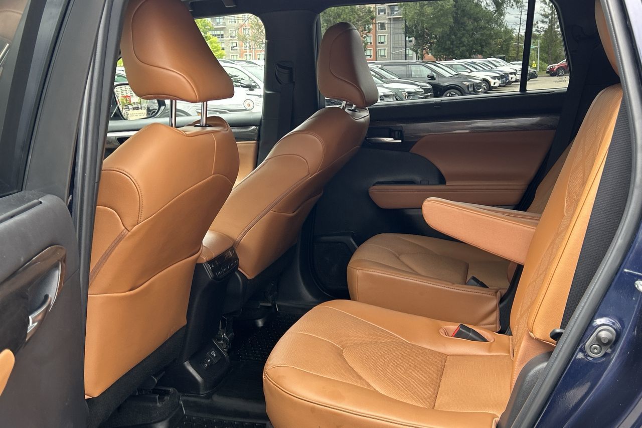 2023 Toyota Highlander in Markham, Ontario