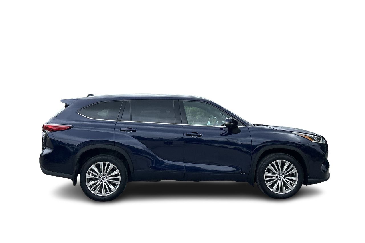 2023 Toyota Highlander in Markham, Ontario