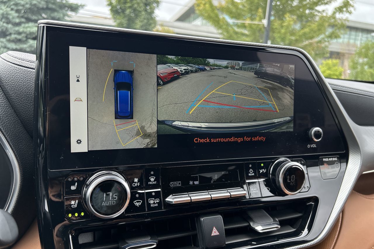 2023 Toyota Highlander in Markham, Ontario