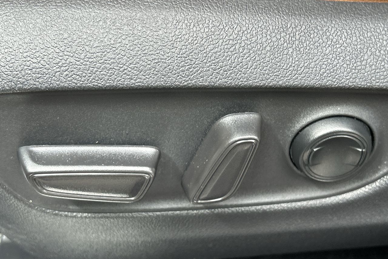 2023 Toyota Highlander in Markham, Ontario