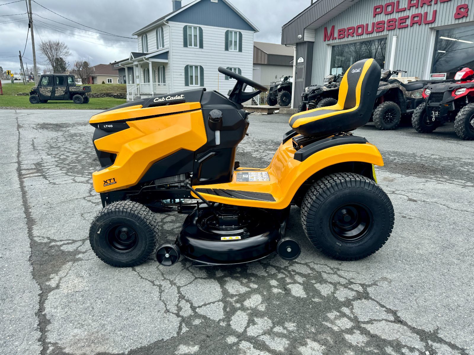 2024 Cub Cadet XT1 LT46 Tracteur a gazon