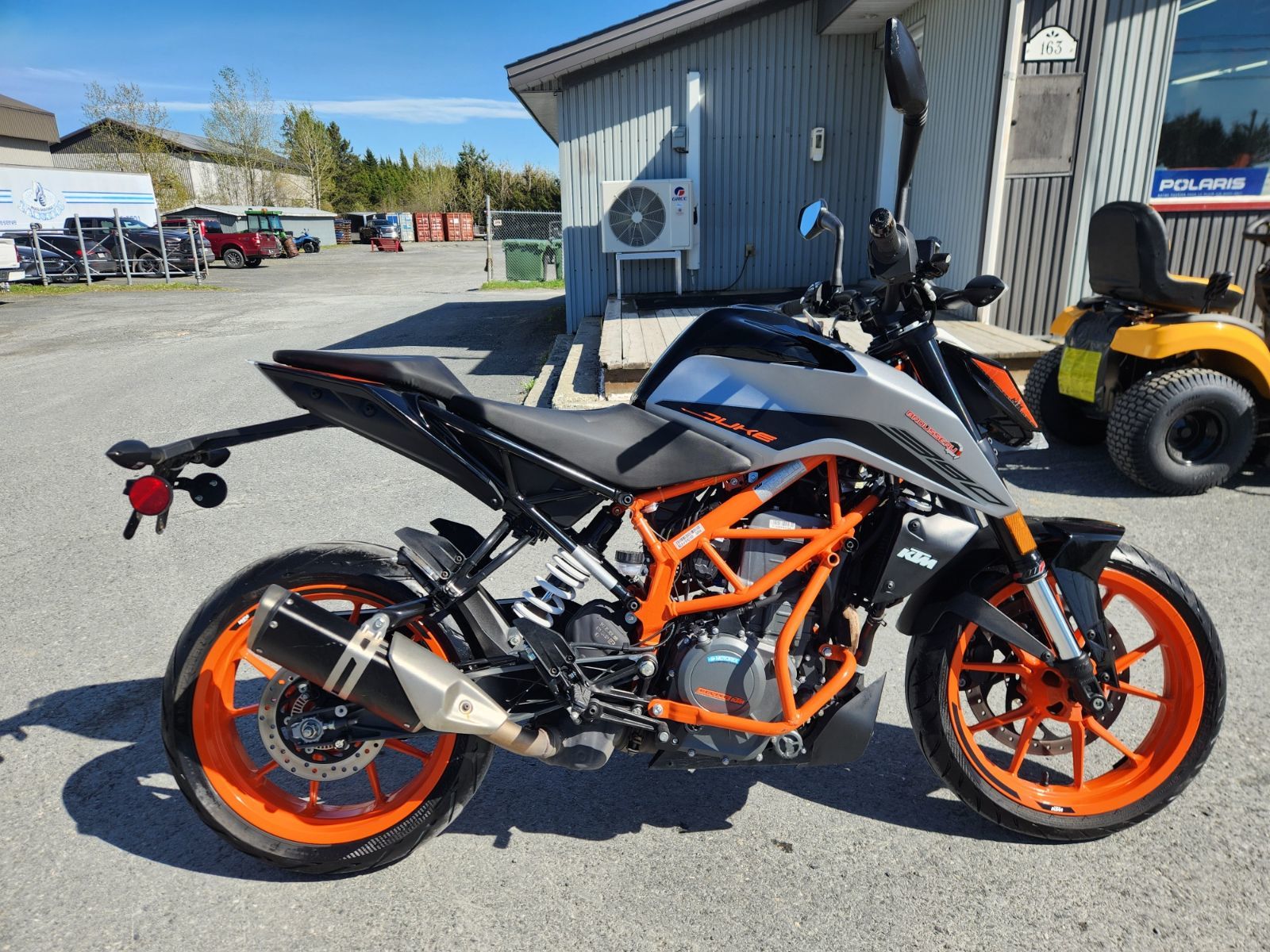 2022 KTM DUKE 390