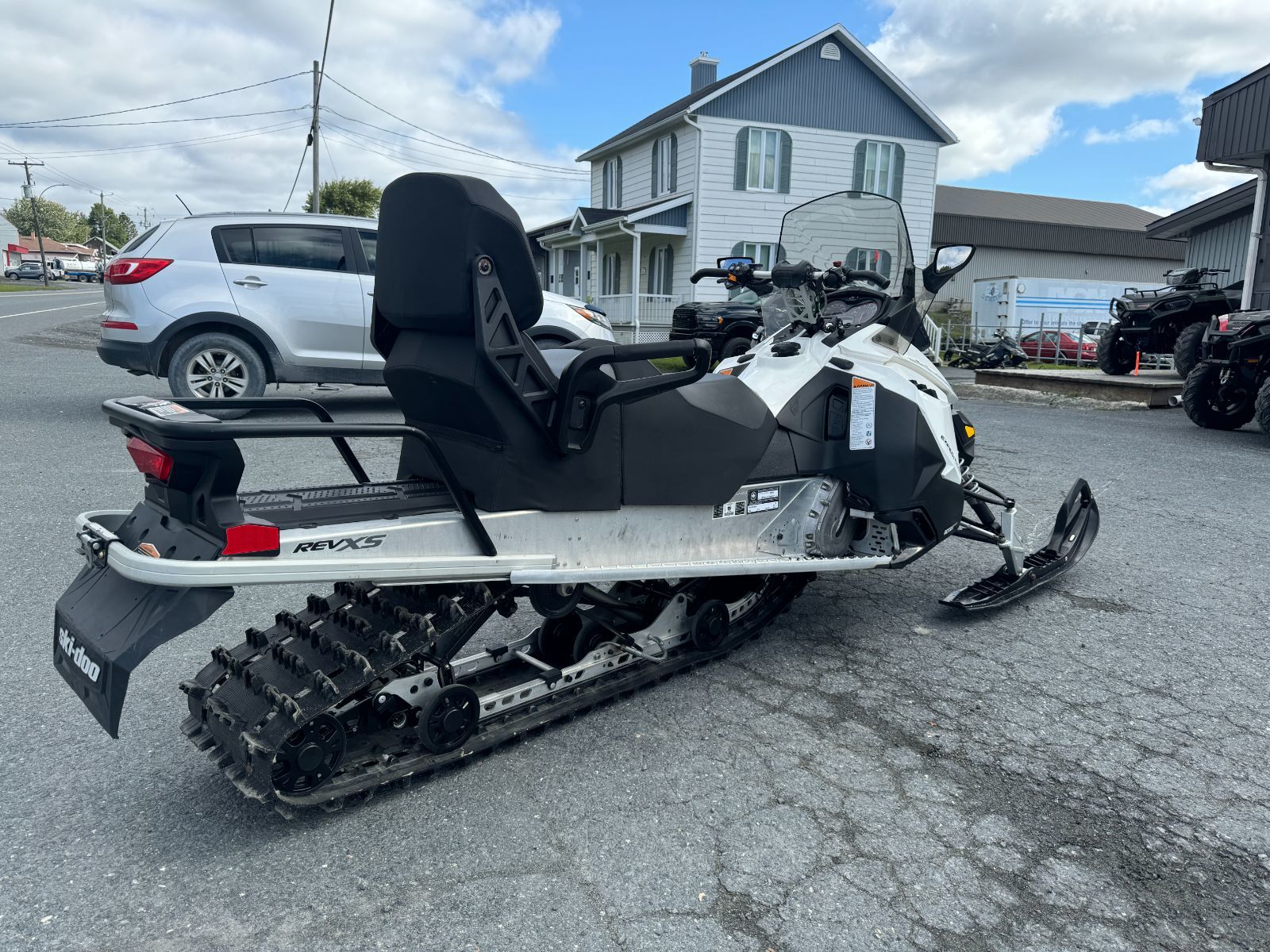 2017 Ski-Doo Expedition sport 900ace