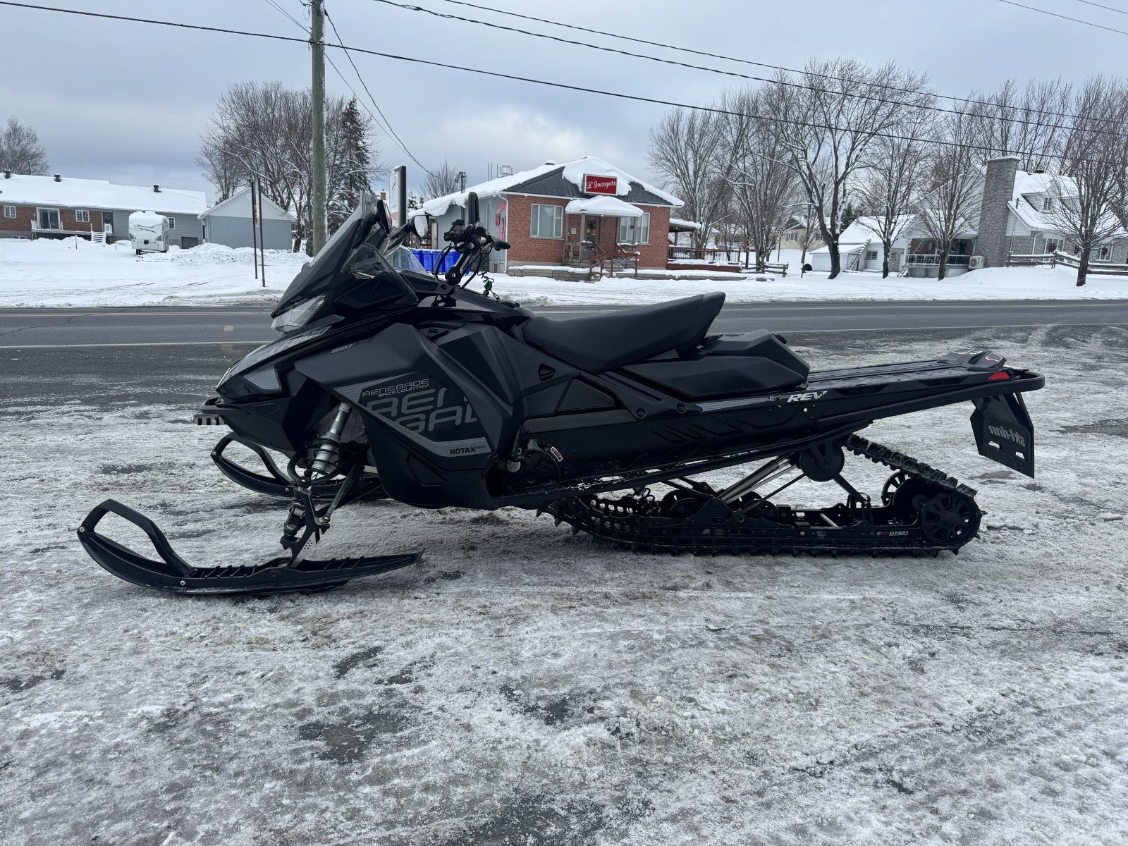 Ski-Doo Renegade Backcountry 850 E-TEC  2018