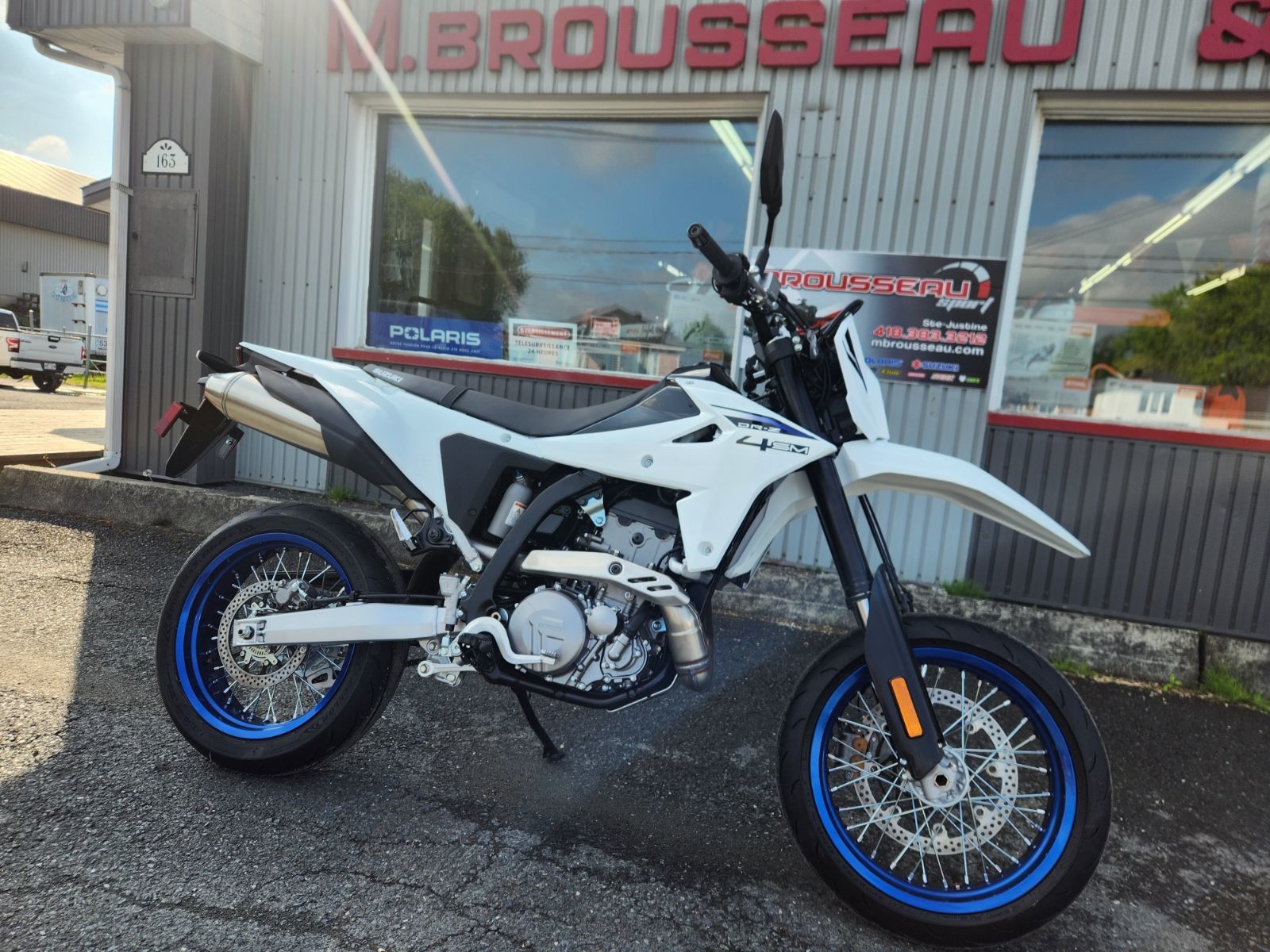 2025 Suzuki DR-Z4SM