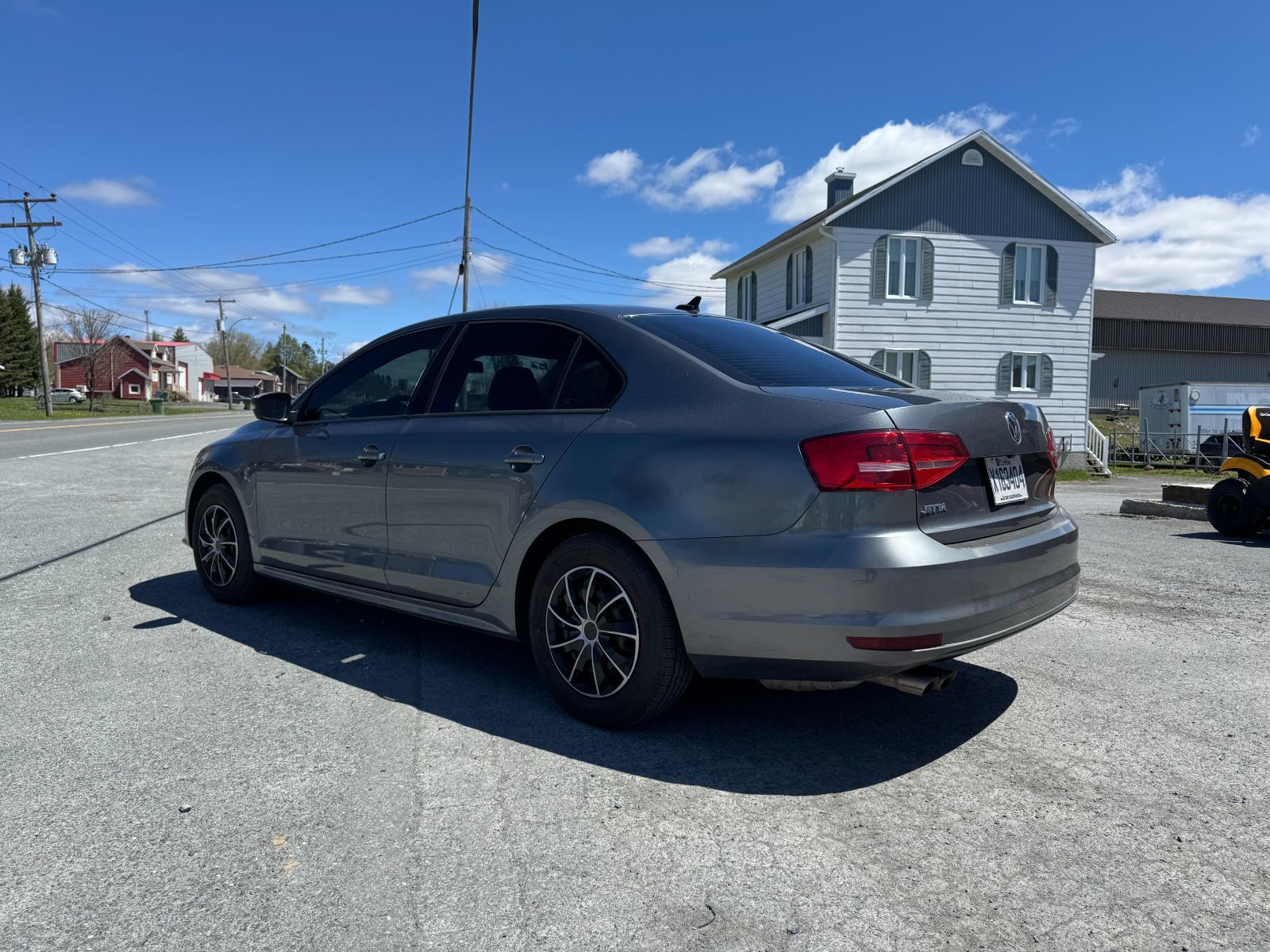 VOLKWAGEN JETTA TREMDLINE 2015