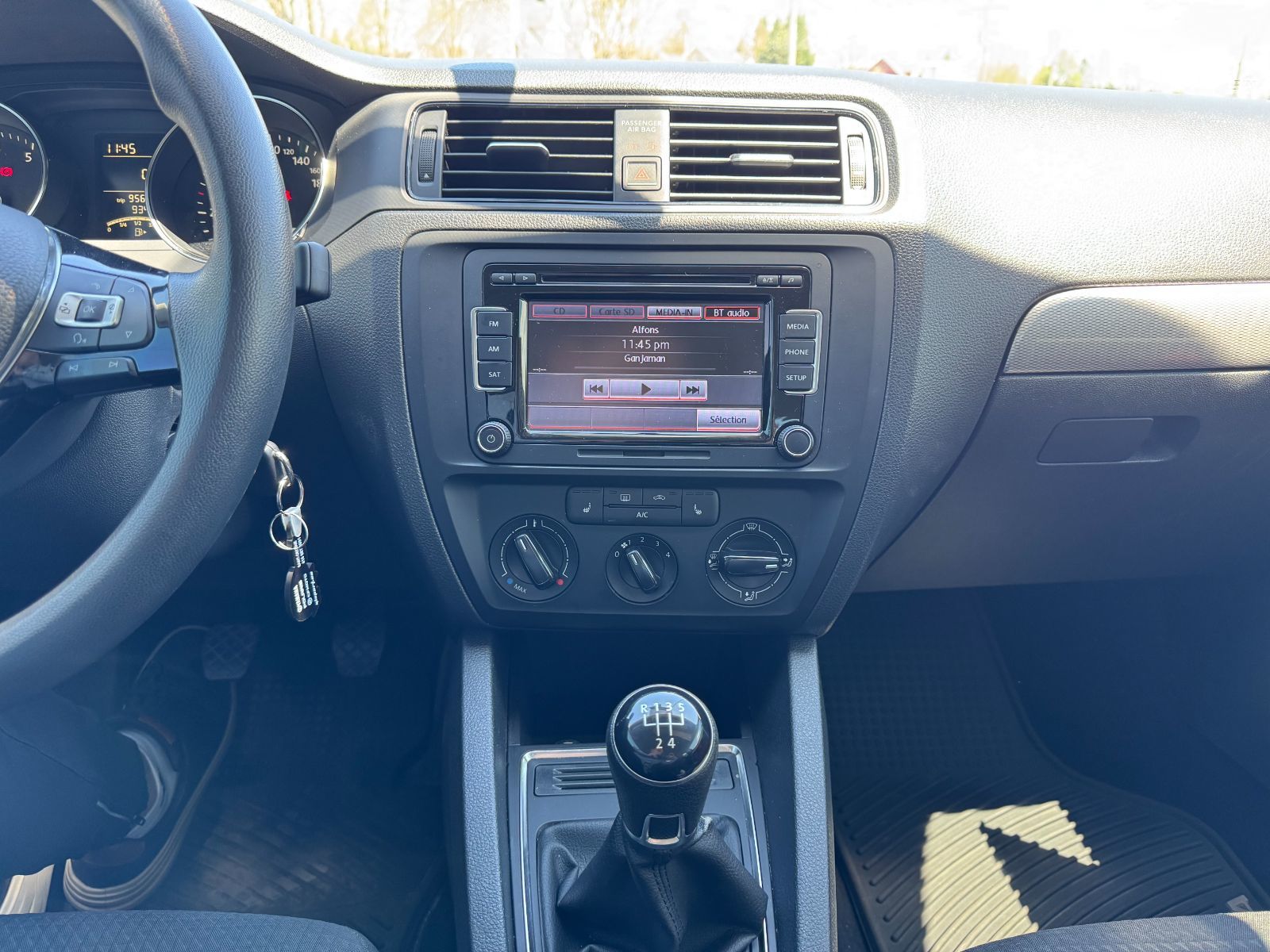 2015 VOLKWAGEN JETTA TREMDLINE