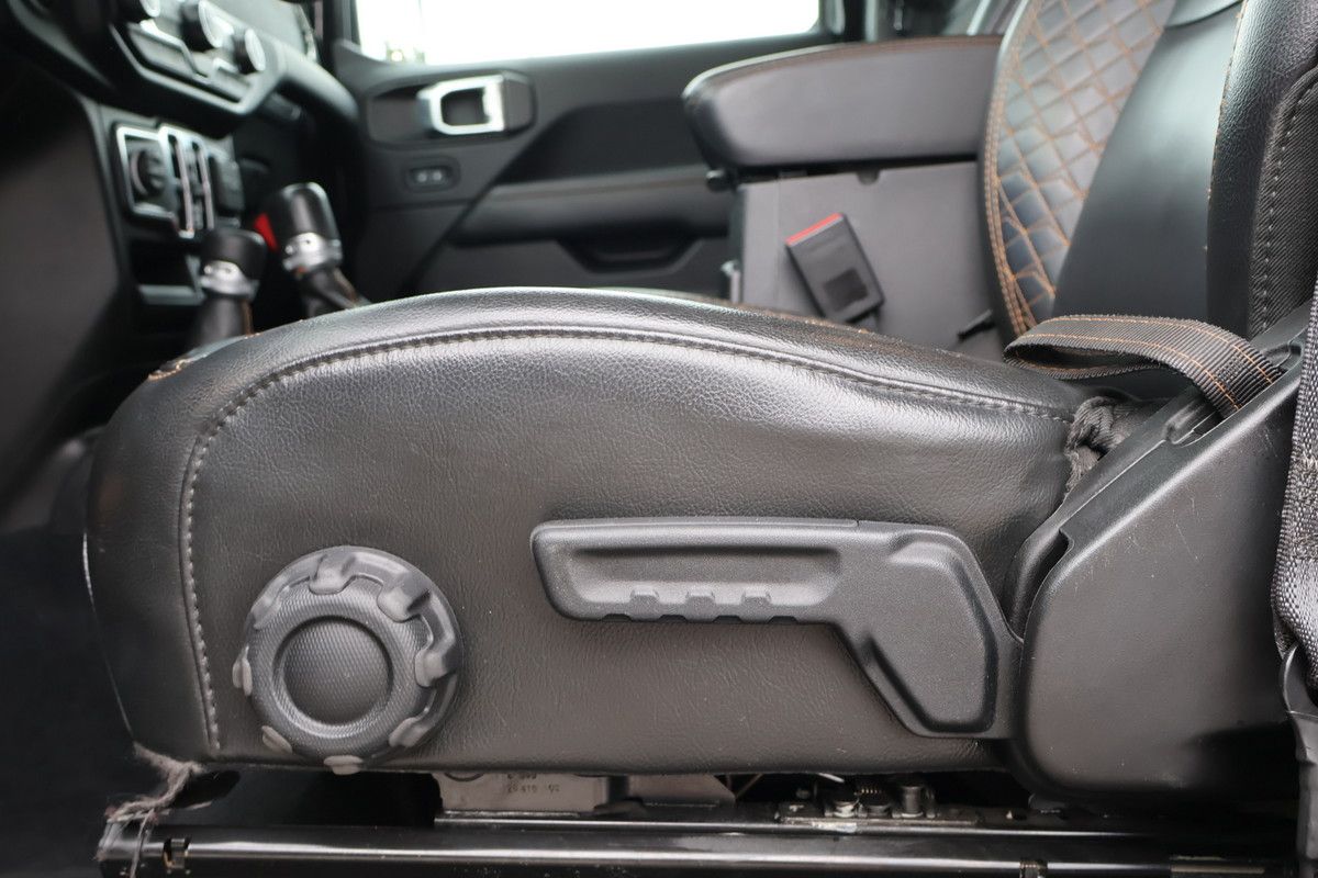 Photo 2022 Jeep Wrangler 4xe Unlimited High Altitude #8