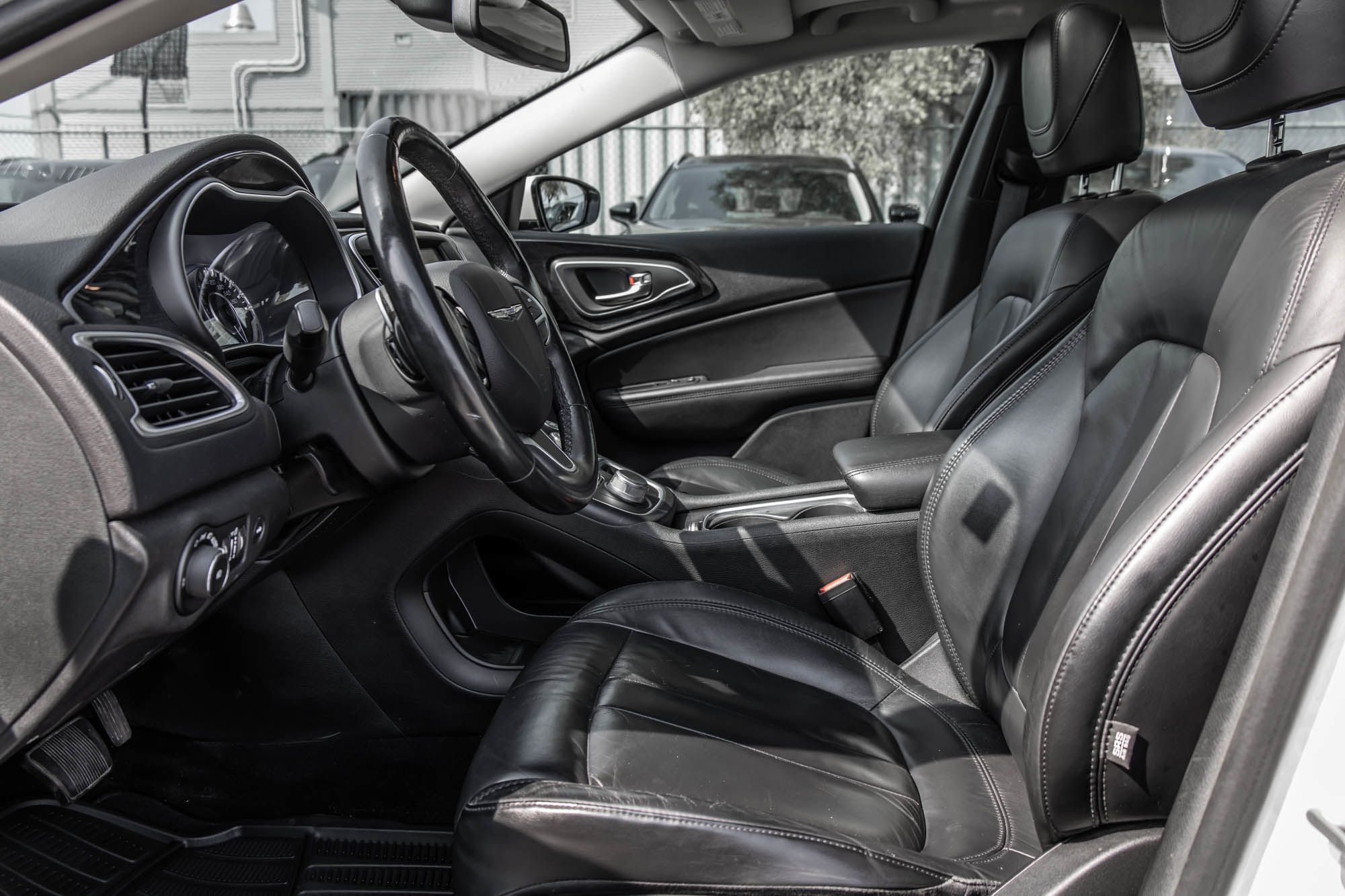 2015 Chrysler 200 in Dorval, Quebec