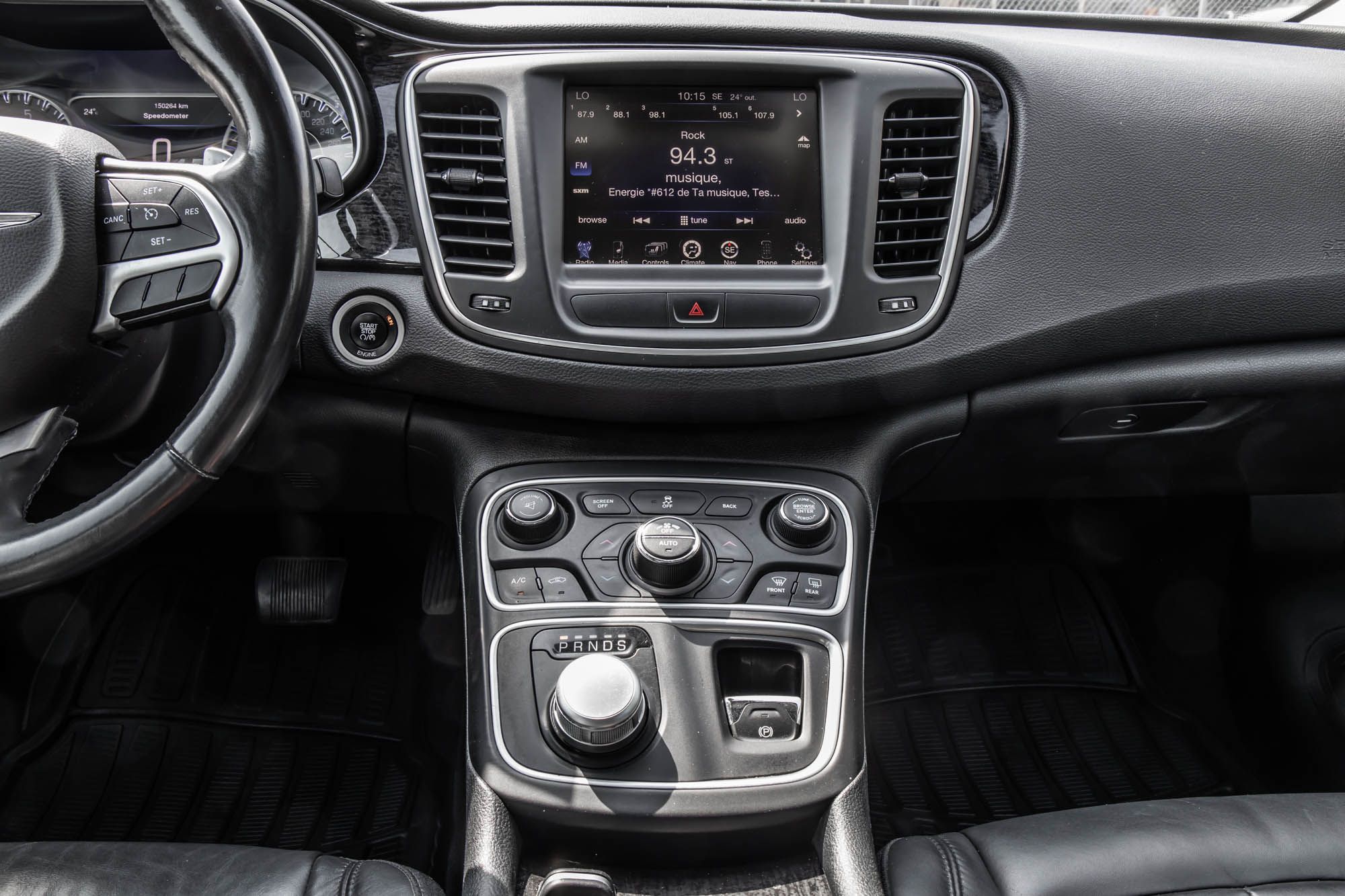 2015 Chrysler 200 in Dorval, Quebec