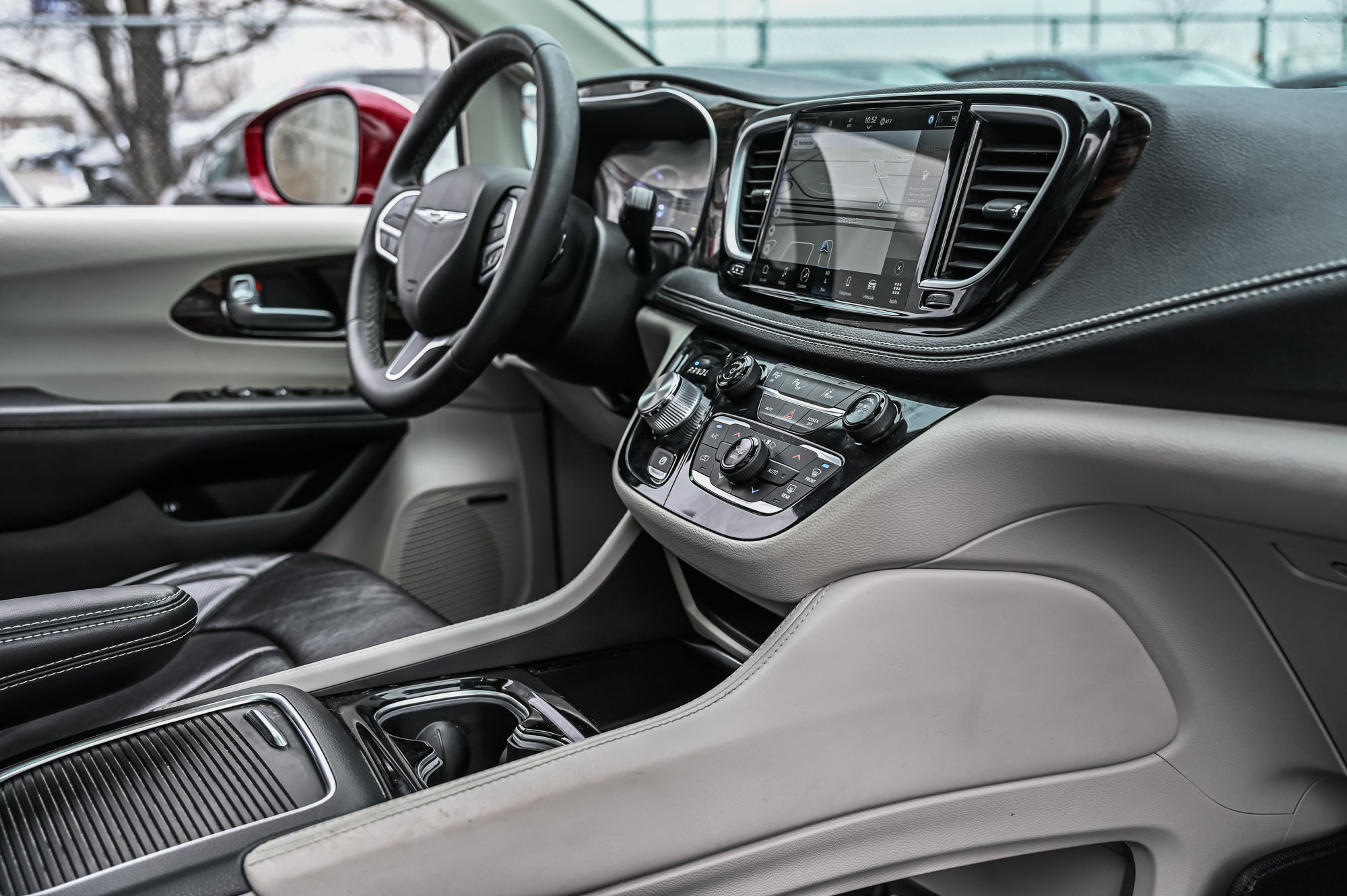 Chrysler Pacifica Hybrid  2022 à Dorval, Québec