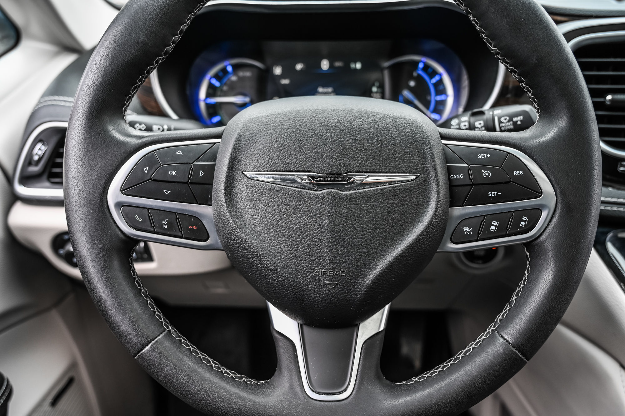 Chrysler Pacifica Hybrid  2022 à Dorval, Québec