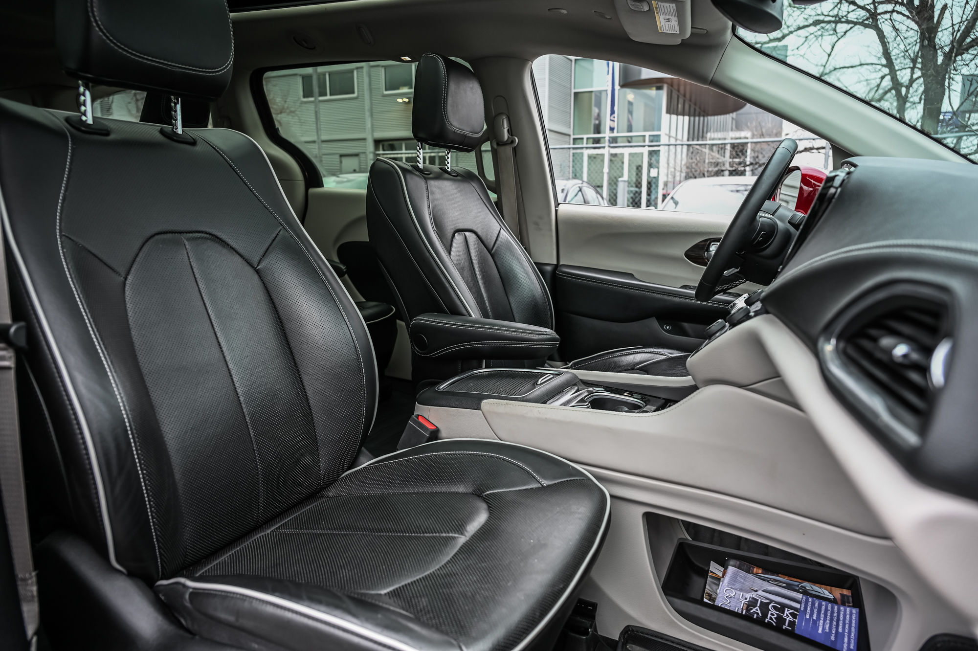 Chrysler Pacifica Hybrid  2022 à Dorval, Québec