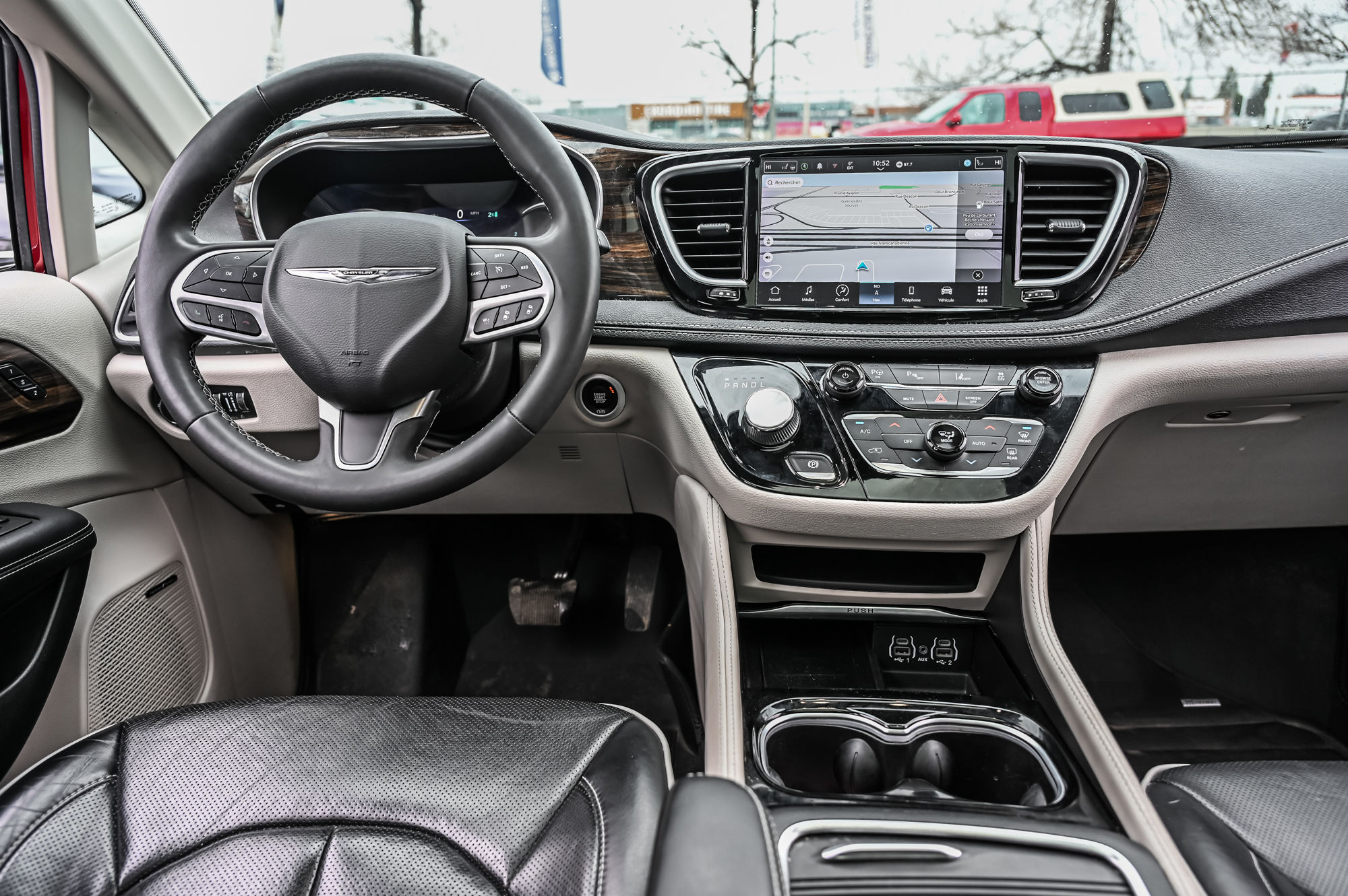 Chrysler Pacifica Hybrid  2022 à Dorval, Québec