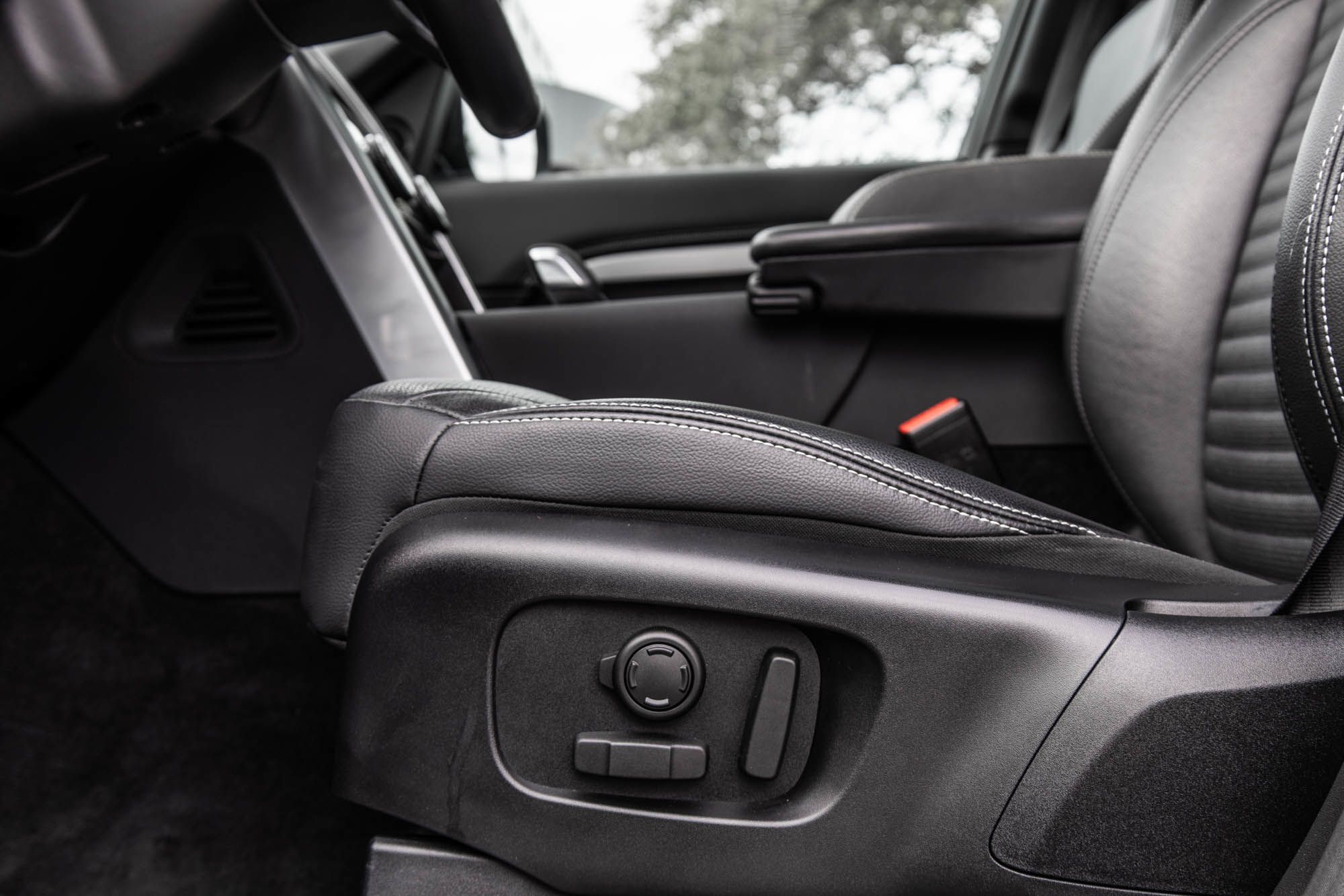Land Rover Discovery  2023
