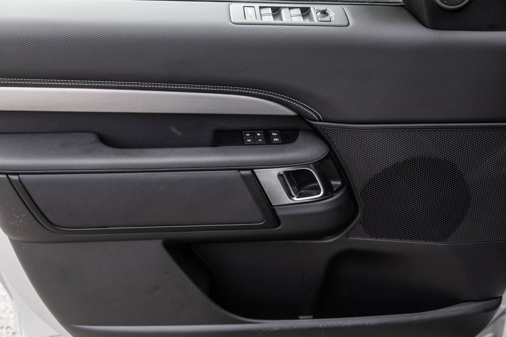Land Rover Discovery  2023