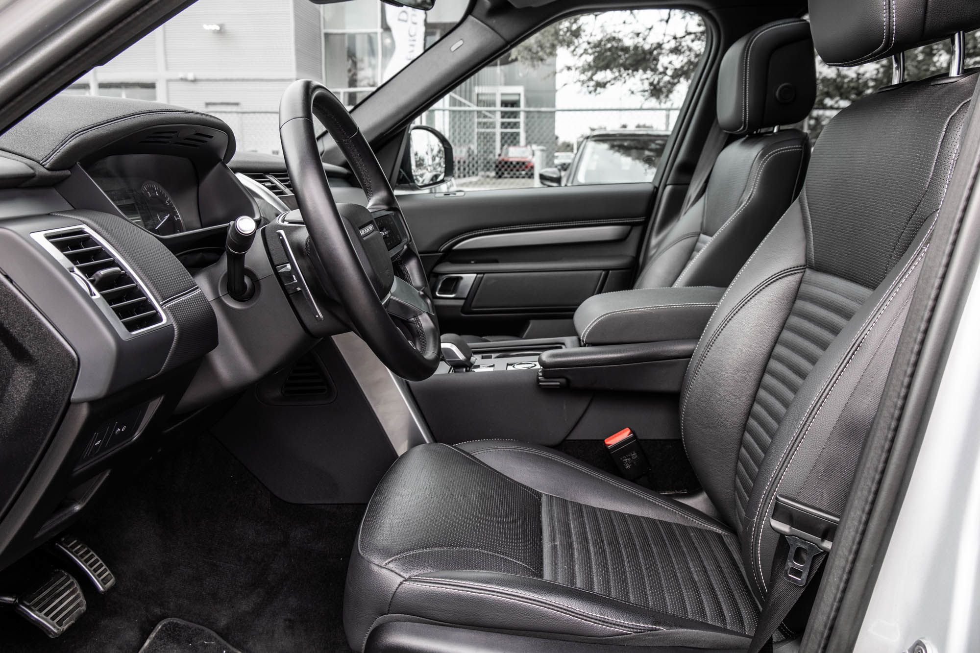 Land Rover Discovery  2023