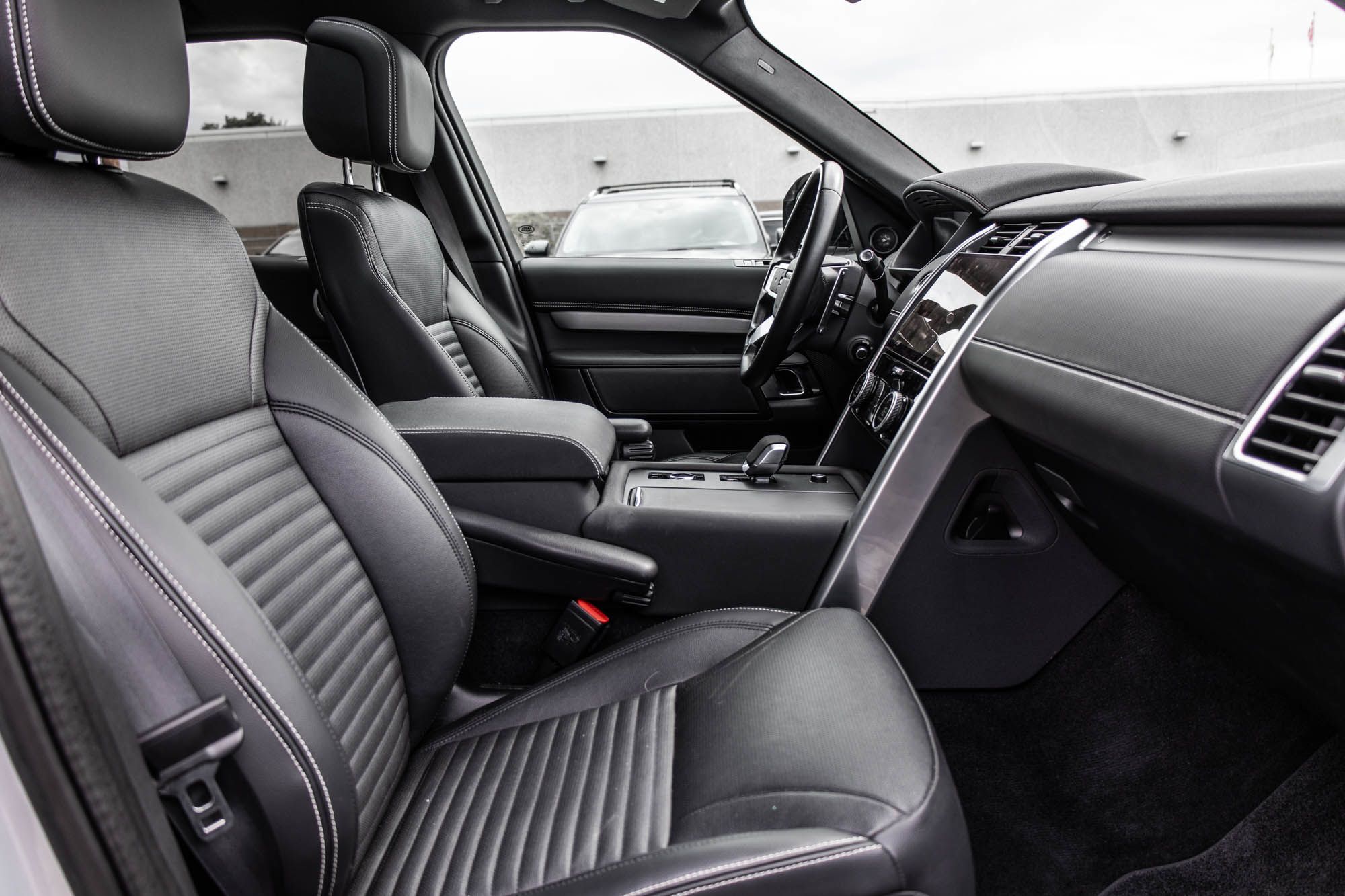Land Rover Discovery  2023