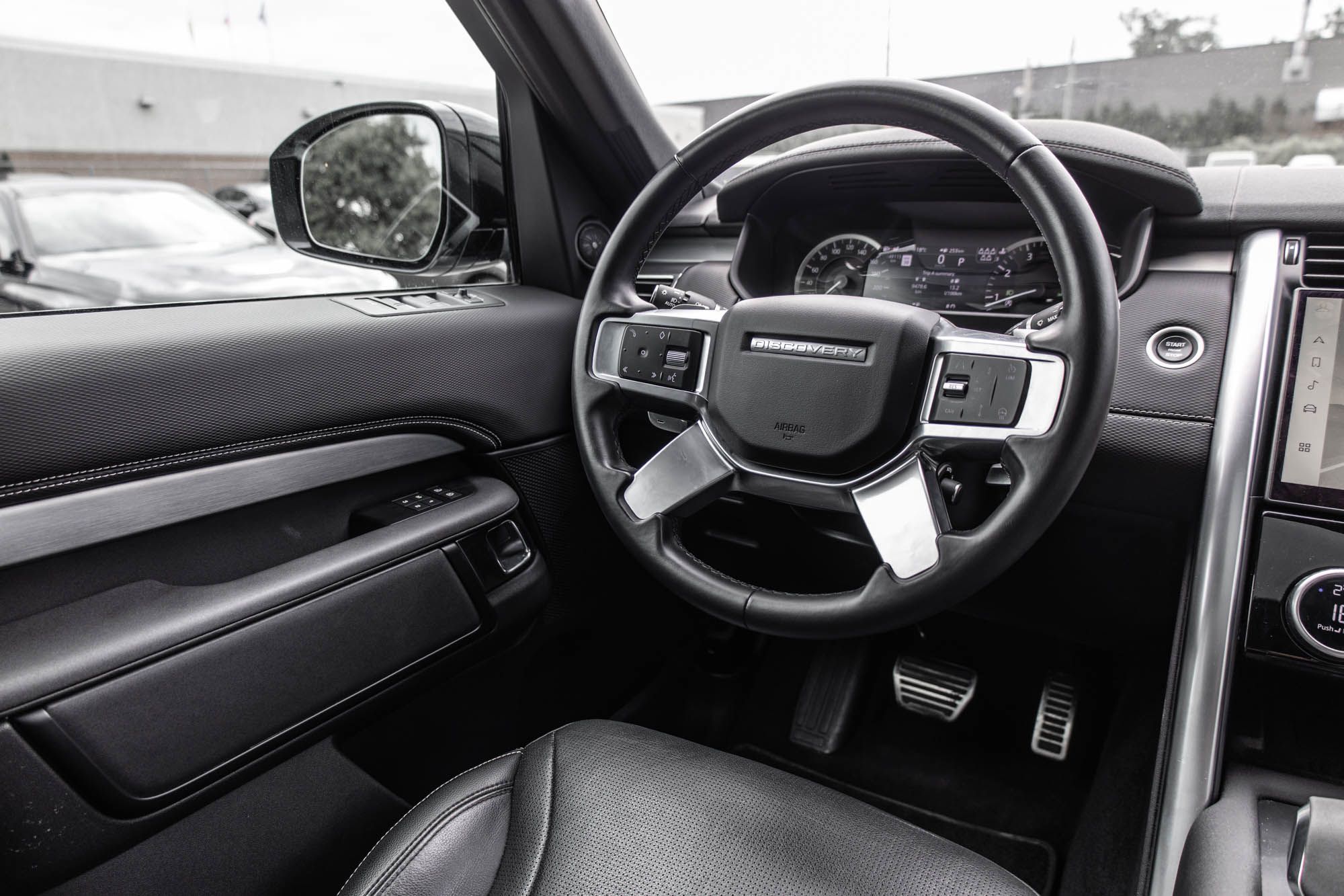 Land Rover Discovery  2023