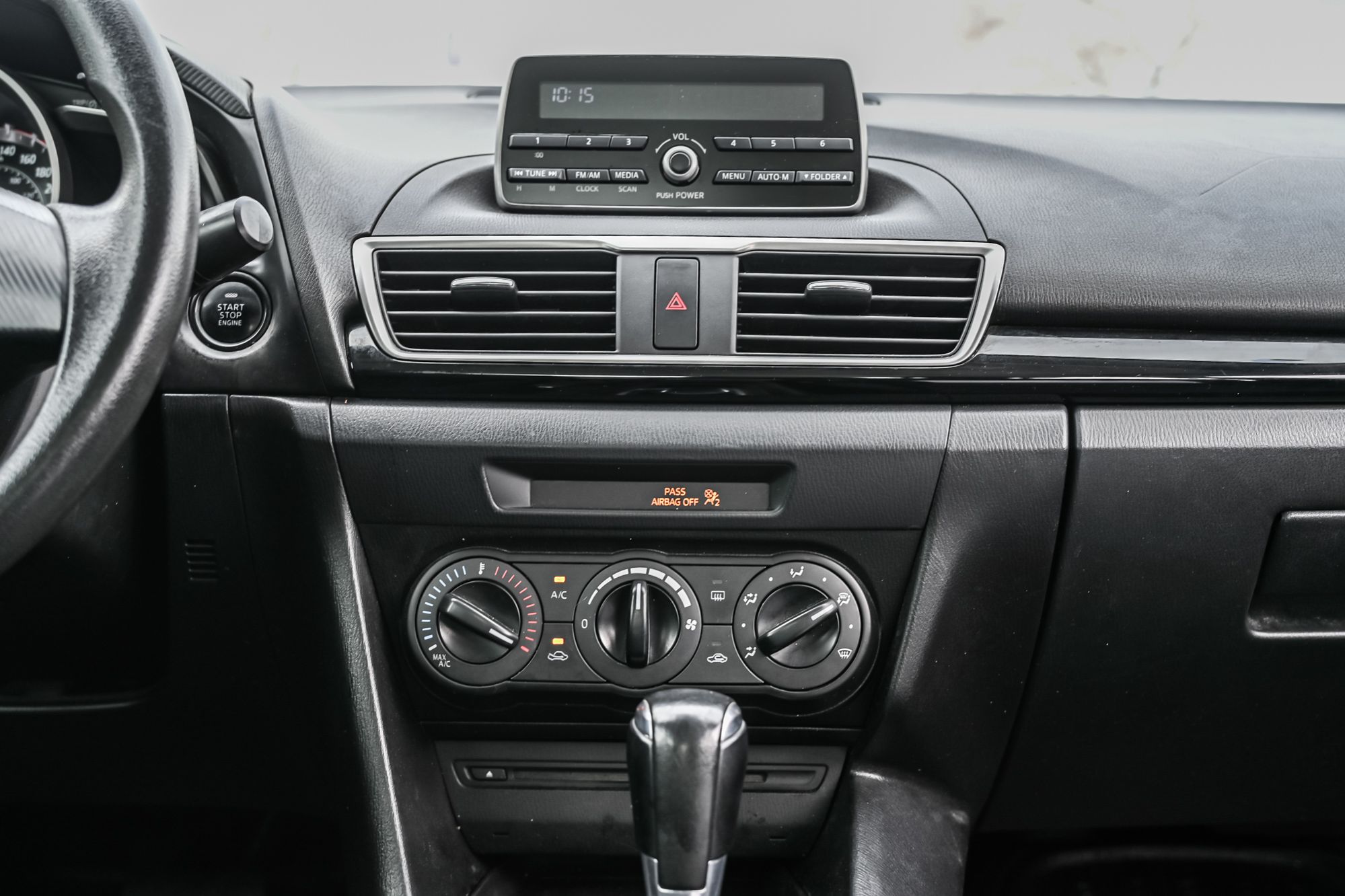 2015 Mazda 3 in Dorval, Quebec