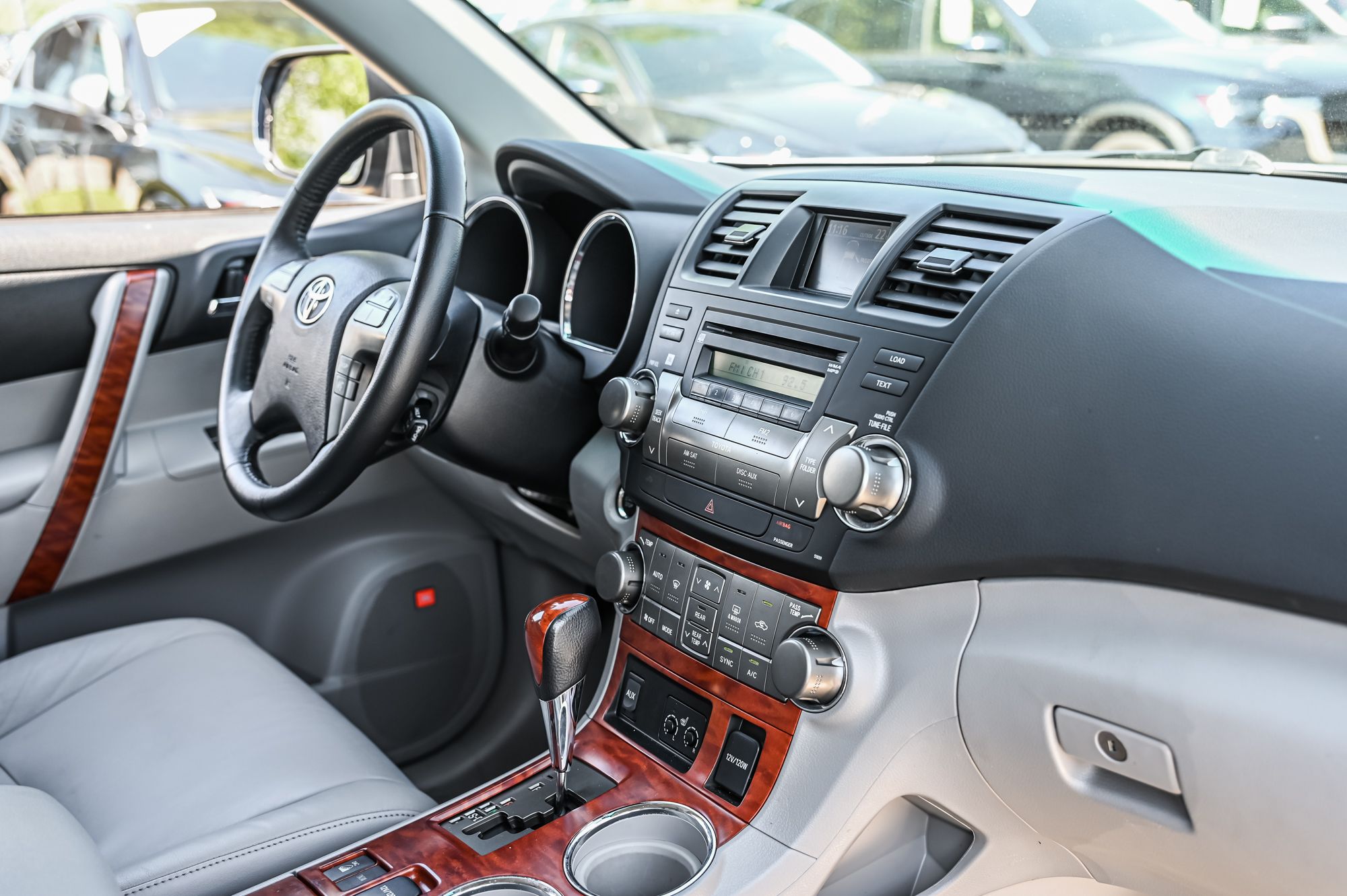 2008 Toyota Highlander in Dorval, Quebec